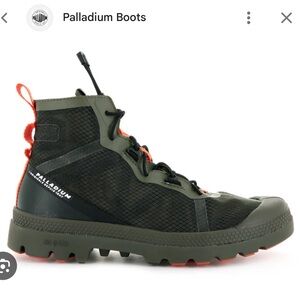 Palladium Travel Lite+ Adventure High-Top Boot in Olive Green- brand new in box